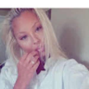 Meet your Posher, Desiree